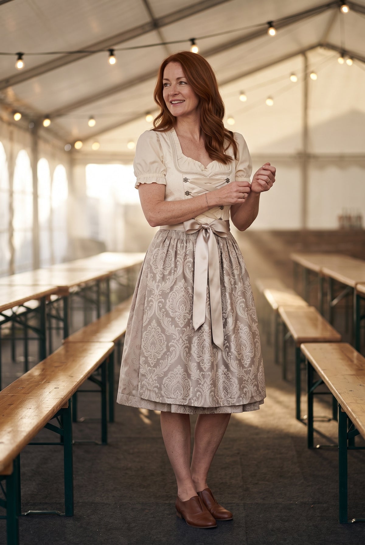 SOLTERI Amara - Elegant Champagne Brocade Dirndl Set