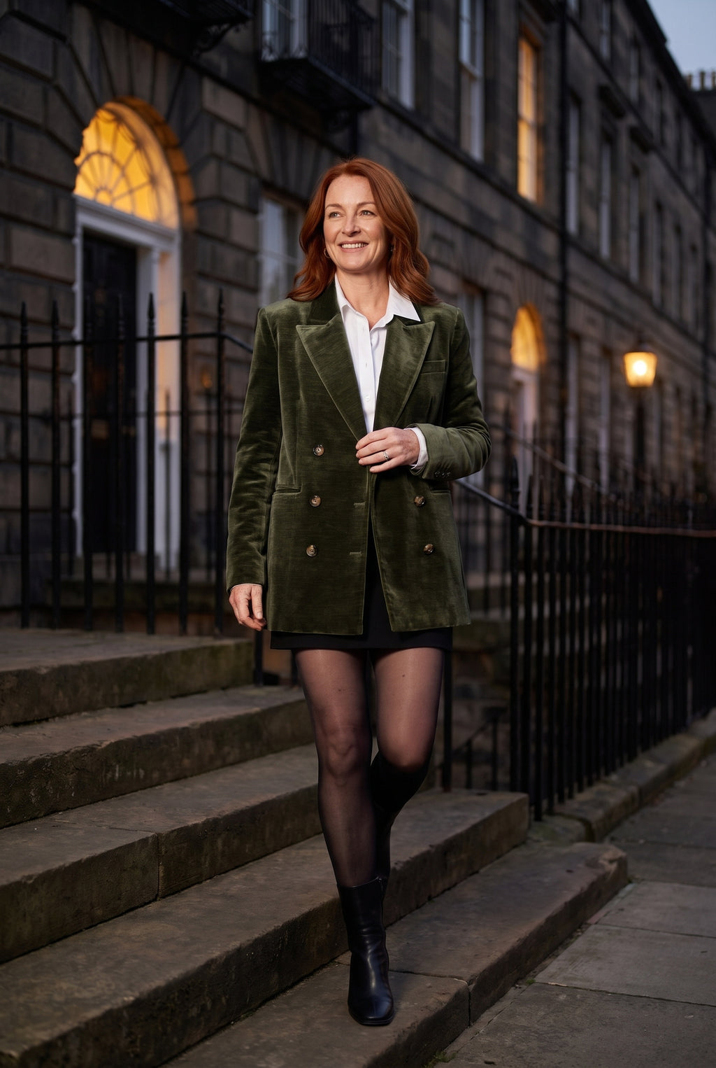 SOLTERI Annika - Oversized Velvet Blazer