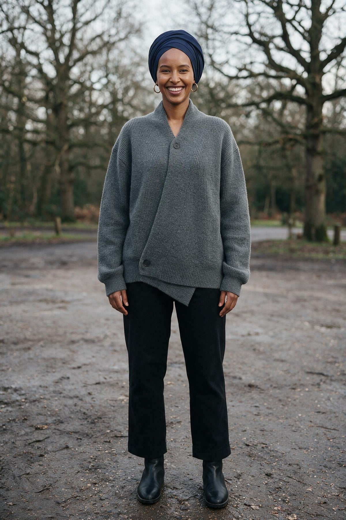 SOLTERI Chunky Knit Cross Button Sweater