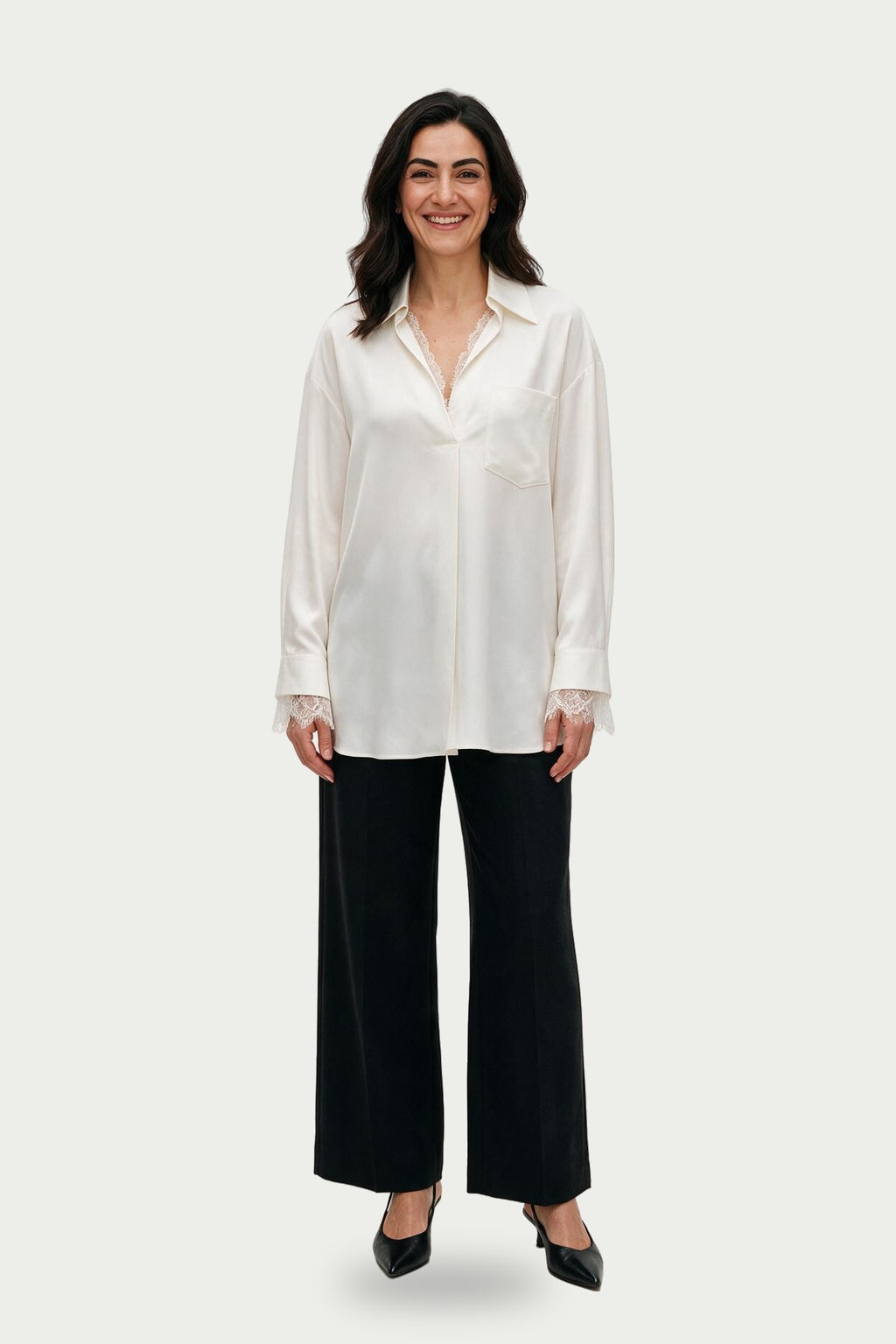 SOLTERI Constance - Oversized Lace-Trim Shirt