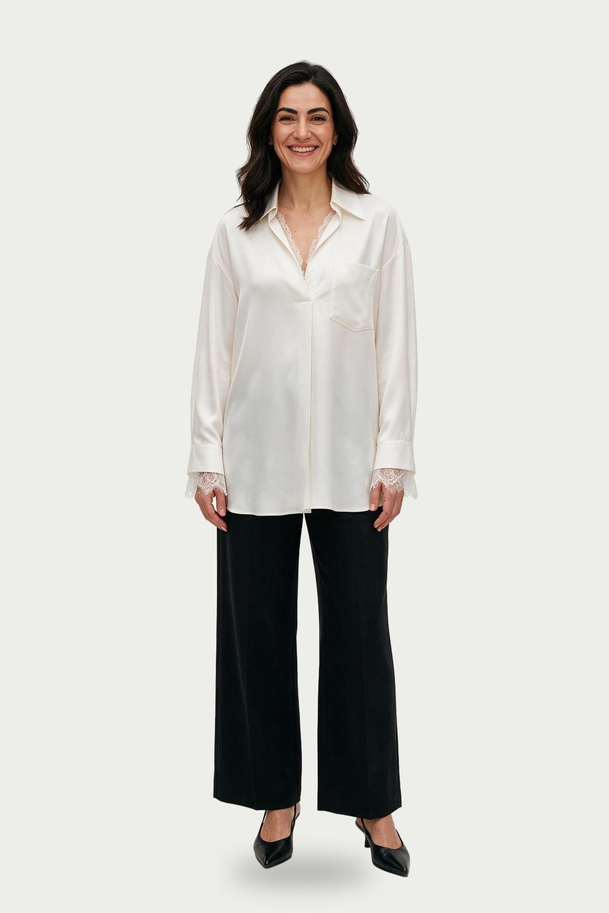 SOLTERI Constance - Oversized Lace-Trim Shirt