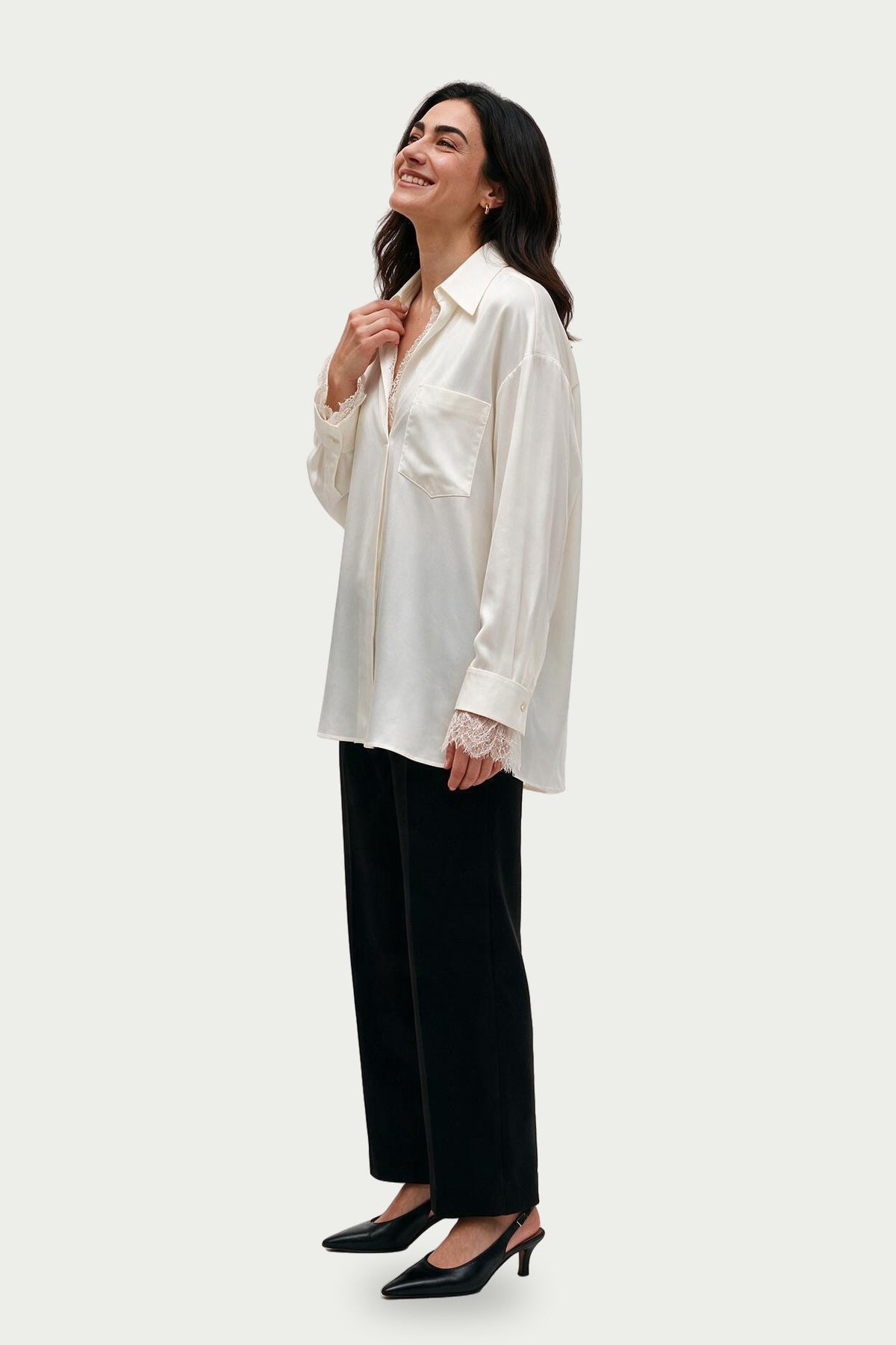 SOLTERI Constance - Oversized Lace-Trim Shirt