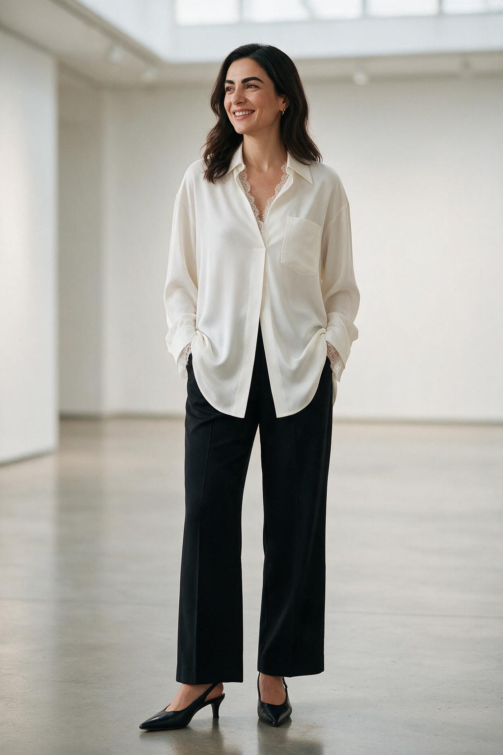 SOLTERI Constance - Oversized Lace-Trim Shirt