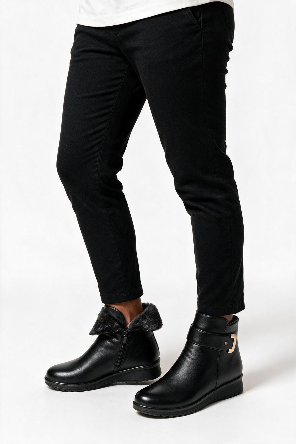 SOLTERI Fantine - Plush-Lined Ankle Boot
