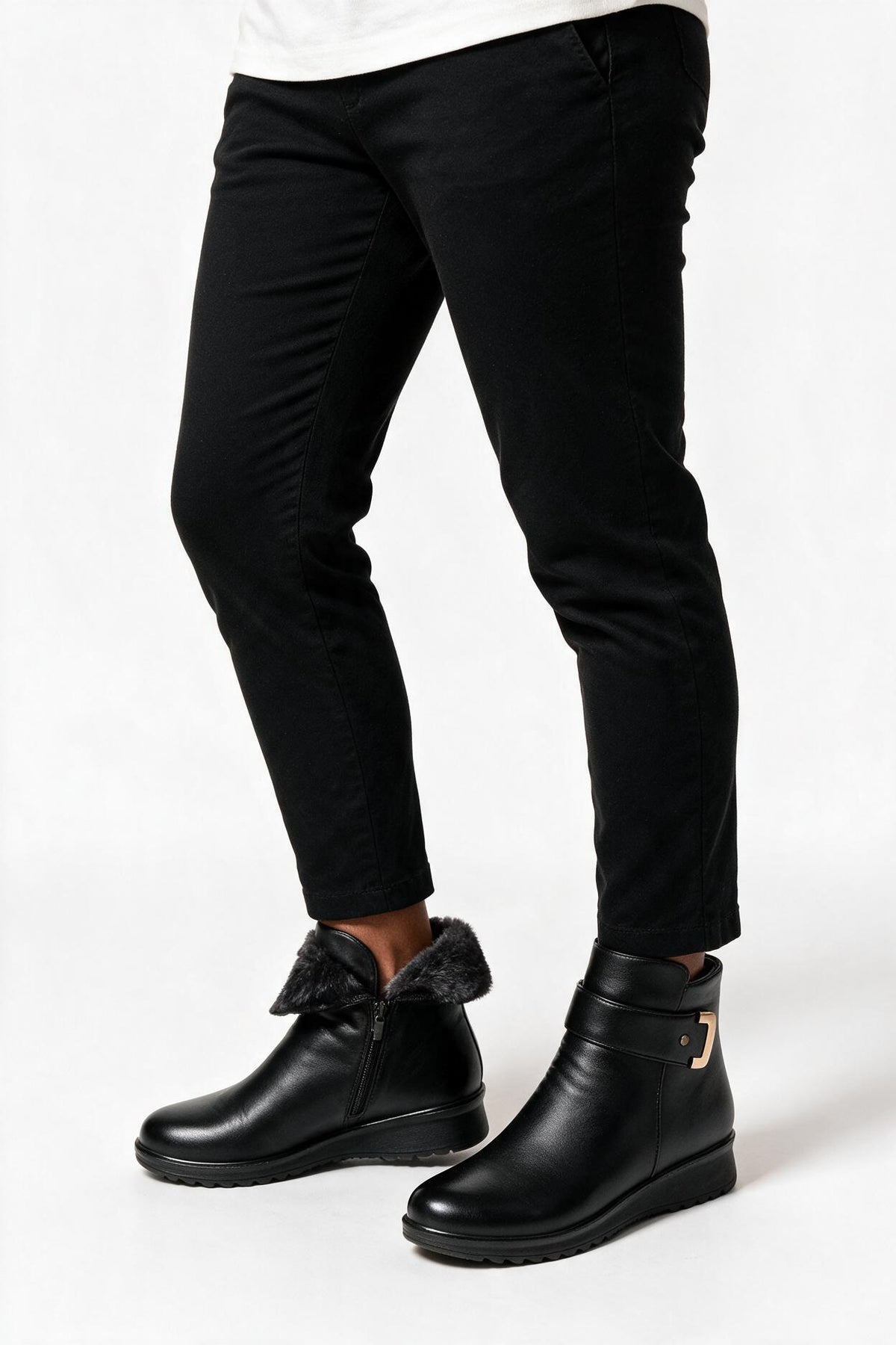 SOLTERI Fantine - Plush-Lined Ankle Boot