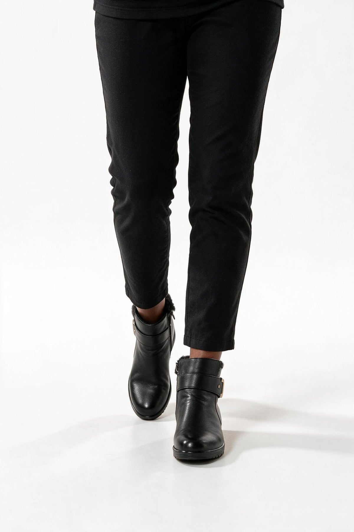 SOLTERI Fantine - Plush-Lined Ankle Boot