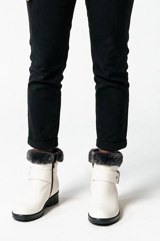 SOLTERI Fantine - Plush-Lined Ankle Boot