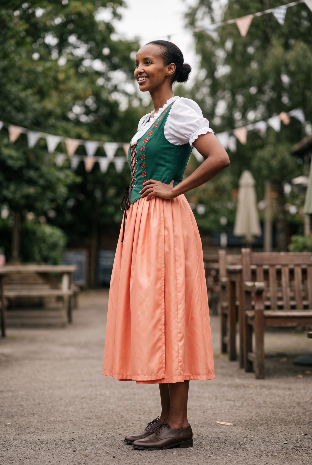 SOLTERI Greta - Elegant Rose Embroidered Dirndl Dress