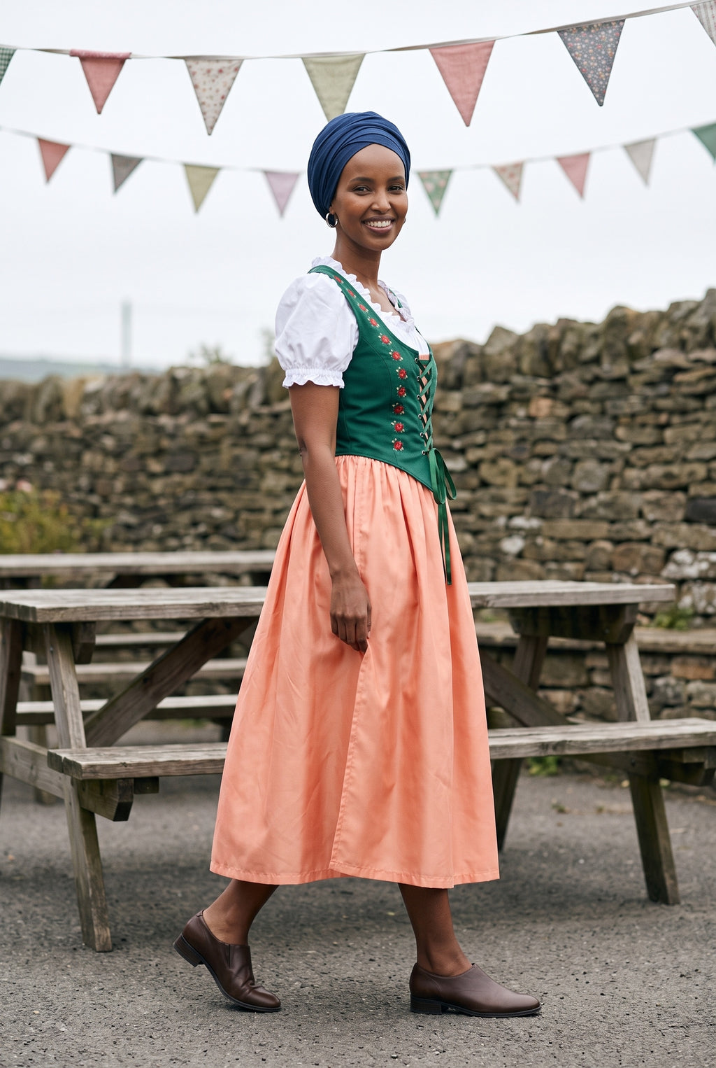 SOLTERI Greta - Elegant Rose Embroidered Dirndl Dress