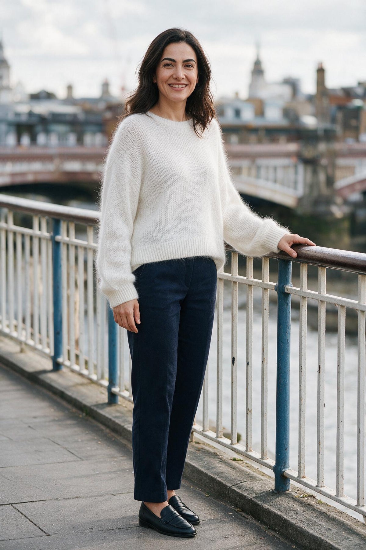 SOLTERI Elegant Solid Color Round Neck Loose Pullover Sweater