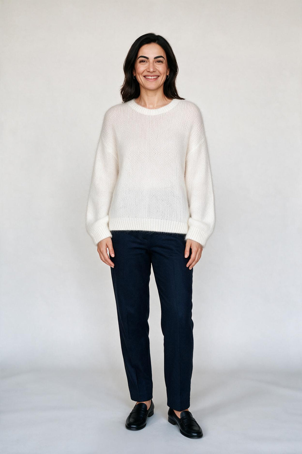 SOLTERI Blanche - Round-Neck Loose Pullover - White