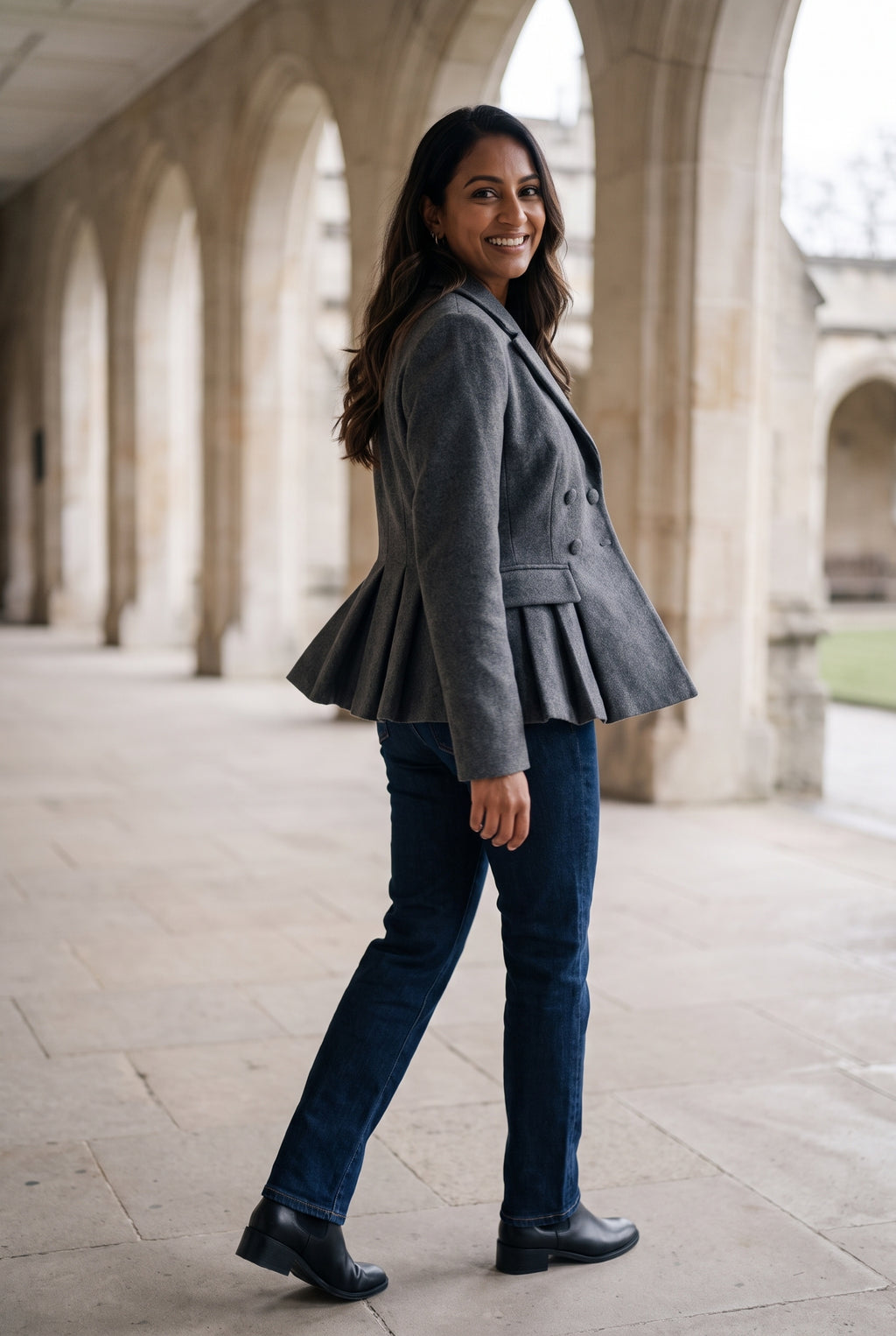 SOLTERI Thea - Double-Breasted Peplum Blazer